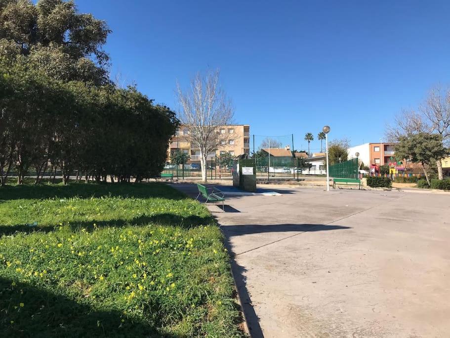 Apartamento En Los Nietos Con Piscina Comunitaria. Exterior photo